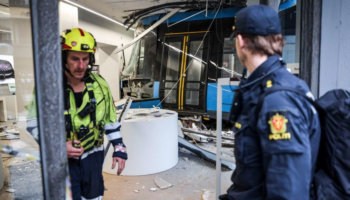 "Choc puissant": Un tram fou fonce dans un magasin à Oslo