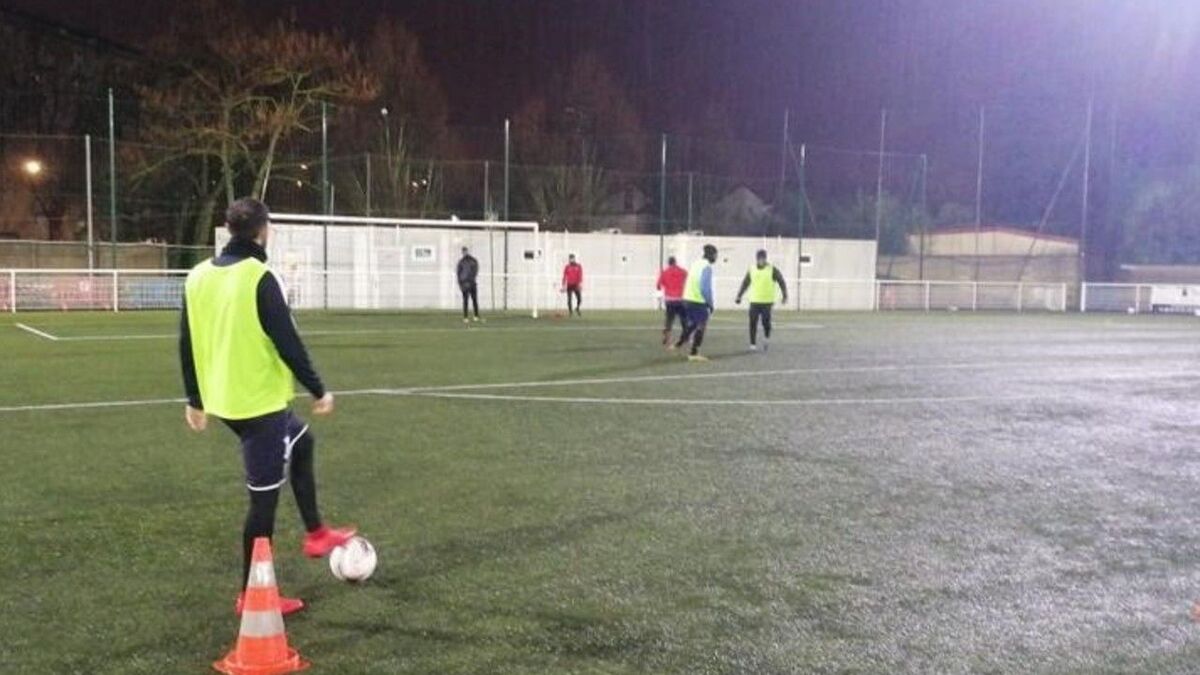 Coupe de France : quand le couvre-feu oblige les amateurs de Villejuif à s’entraîner à… 6h30