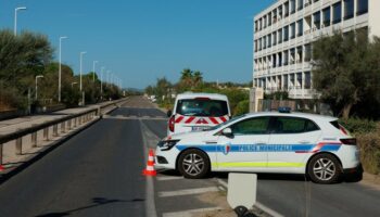 Course-poursuite en France: Un ado roule à 180 km/h et remonte l'autoroute à contre-sens