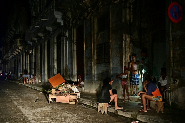 Cuba: L'ouragan Oscar va frapper une île sans électricité