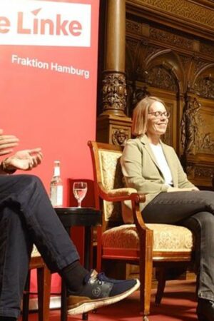 Großer Andrang bei Auftritt der früheren Cum-Ex-Chefermittlerin Anne Brorhilker im Hamburger Rathaus. Foto: Martin Fischer/dpa