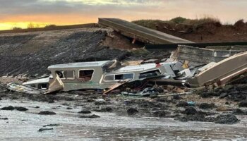 Danger to life warning as Storm Ashley drives towards UK with 80mph winds