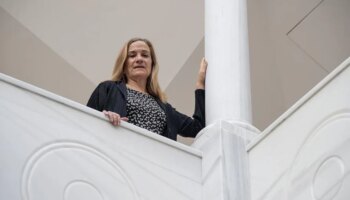 De 'La joven de la perla' a 'La maestra de vidrio', Tracy Chevalier viaja a Venecia en su último libro