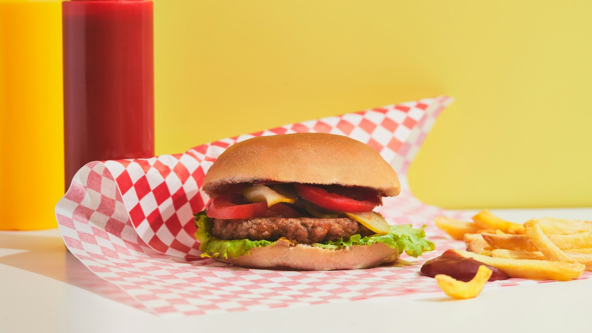 Devons-nous nous méfier des aliments végétaliens qui remplacent la viande?