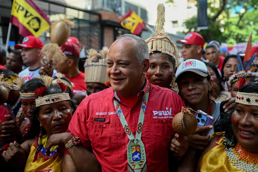 Diosdado Cabello dice que Juan Carlos I "es un ladrón" que "se robó hasta las cerraduras"