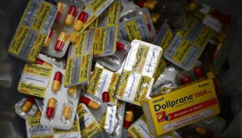 Doliprane : « La fabrication et la distribution de médicaments anciens, tel le Doliprane, est-elle si stratégique ? »