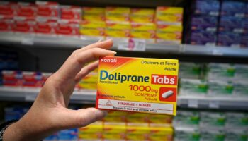 Doliprane : des politiques de tous bords demandent au gouvernement d’empêcher la cession de la filiale de Sanofi à un fonds américain