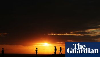 Dome of sweltering NT heat set to spread across vast swathes of Australia