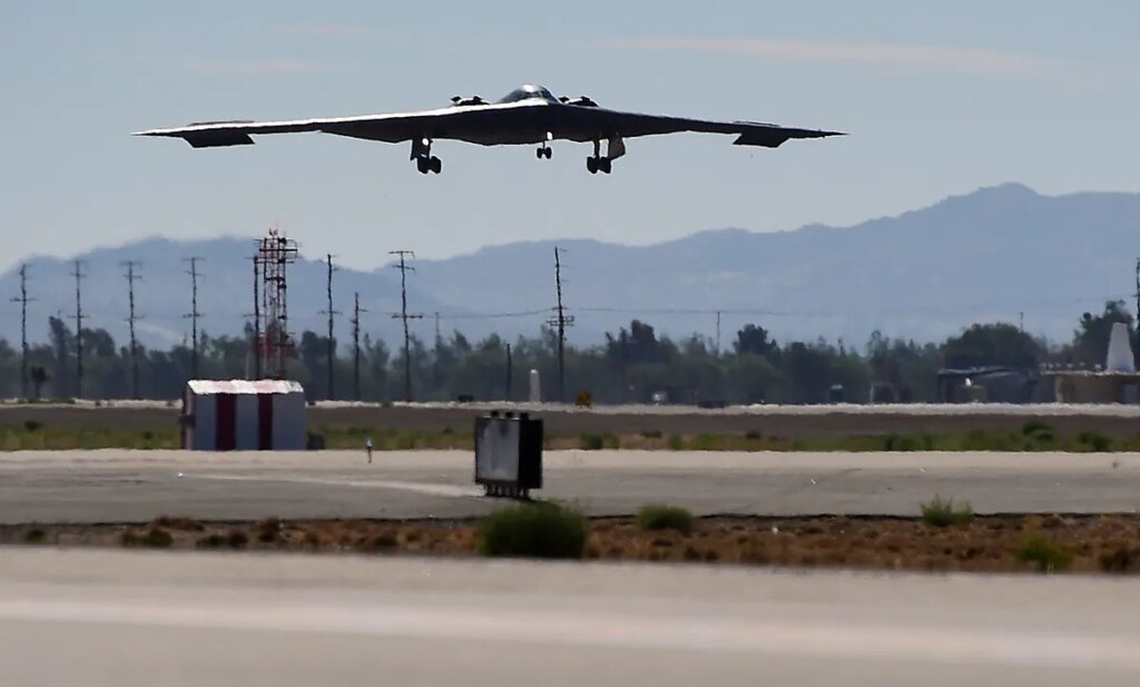 EEUU usa bombarderos furtivos B-2 para atacar posiciones de hutíes en Yemen