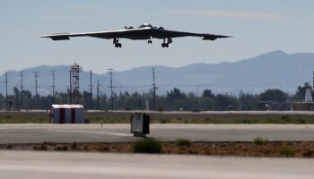 EEUU usa bombarderos furtivos B-2 para atacar posiciones de hutíes en Yemen