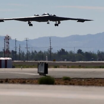 EEUU usa bombarderos furtivos B-2 para atacar posiciones de hutíes en Yemen