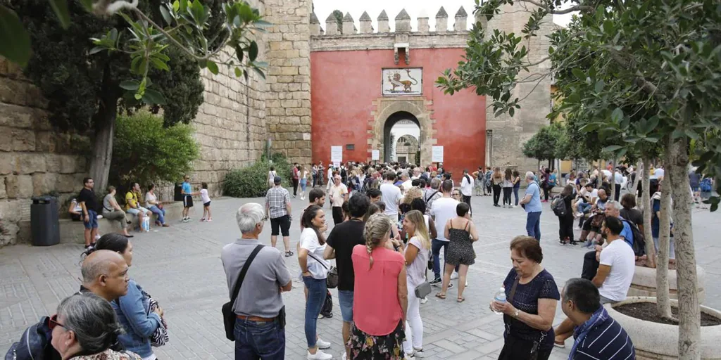 El Consejo Económico y Social de Sevilla rechaza la subida de precio del Alcázar