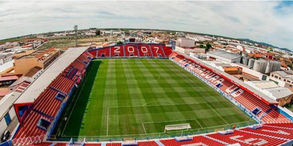 El Francisco de la Hera de Almendralejo albergará el Gévora - Betis de Copa