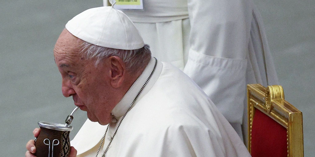 El Papa recibe en el Vaticano a un grupo de católicos que se definen como transexuales y no binarios