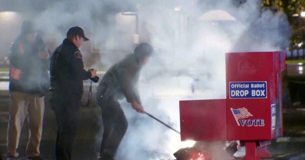 Élection présidentielle américaine : des urnes électorales incendiées dans deux États du nord-ouest