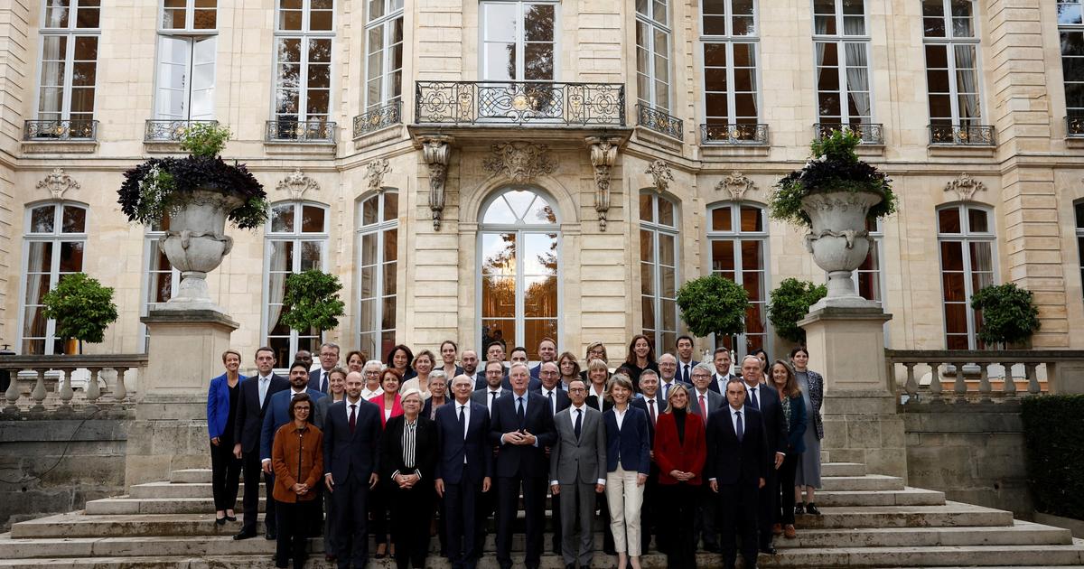 Emmanuel Macron a nommé 146 des 742 ministres de la Ve République