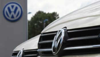 Emplois menacés, salaires rabotés...: Volkswagen prévoit un plan social "historique" en Allemagne