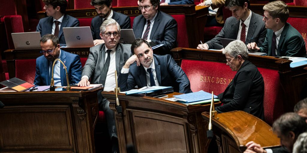 En direct, budget 2025 et menaces de démission au sein du gouvernement : « Je crois que chacun doit prendre ses responsabilités », lance Laurent Saint-Martin