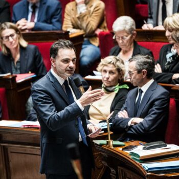 En direct, budget 2025 : suppression de la hausse de la taxe sur l’électricité, extension de la taxation des ménages les plus aisés… L’examen se poursuit vendredi