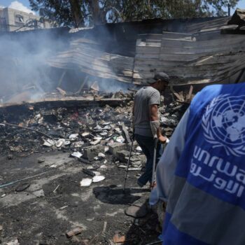 En direct, guerre au Proche-Orient : le Parlement israélien adopte un texte interdisant les activités de l’UNRWA dans le pays