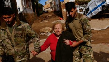 En direct, inondations en Espagne : au moins 72 morts dans le sud-est du pays, le gouvernement décrète trois jours de deuil national