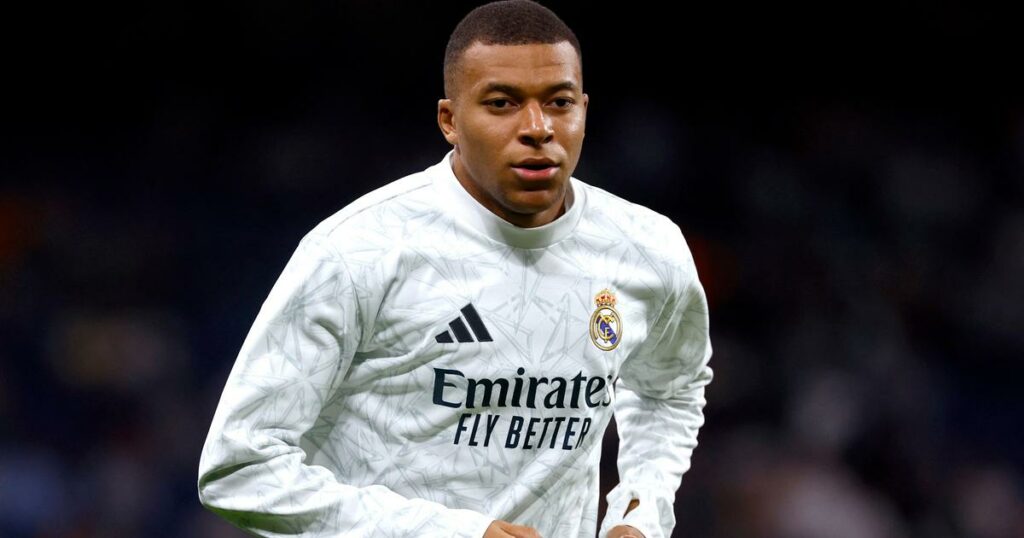 En pleine tempête, Kylian Mbappé titulaire avec le Real Madrid face au Celta Vigo