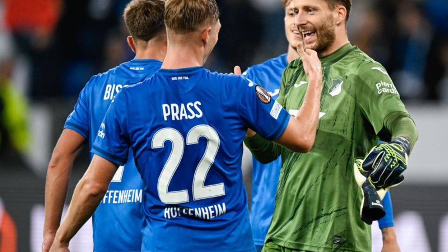 Beim FC Porto will sich Hoffenheim mit Torwart Oliver Baumann (r) schadlos halten. Foto: Uwe Anspach/dpa