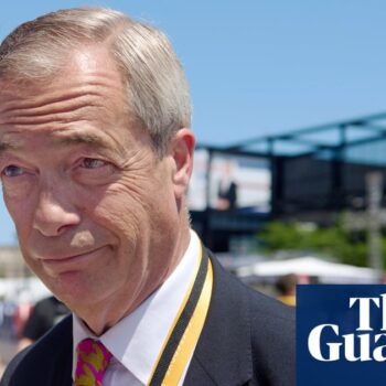 Farage given free team of US PR advisers by former Bannon aide’s firm