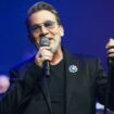 Florent Pagny chante pour la libération du défenseur des baleines, Paul Watson