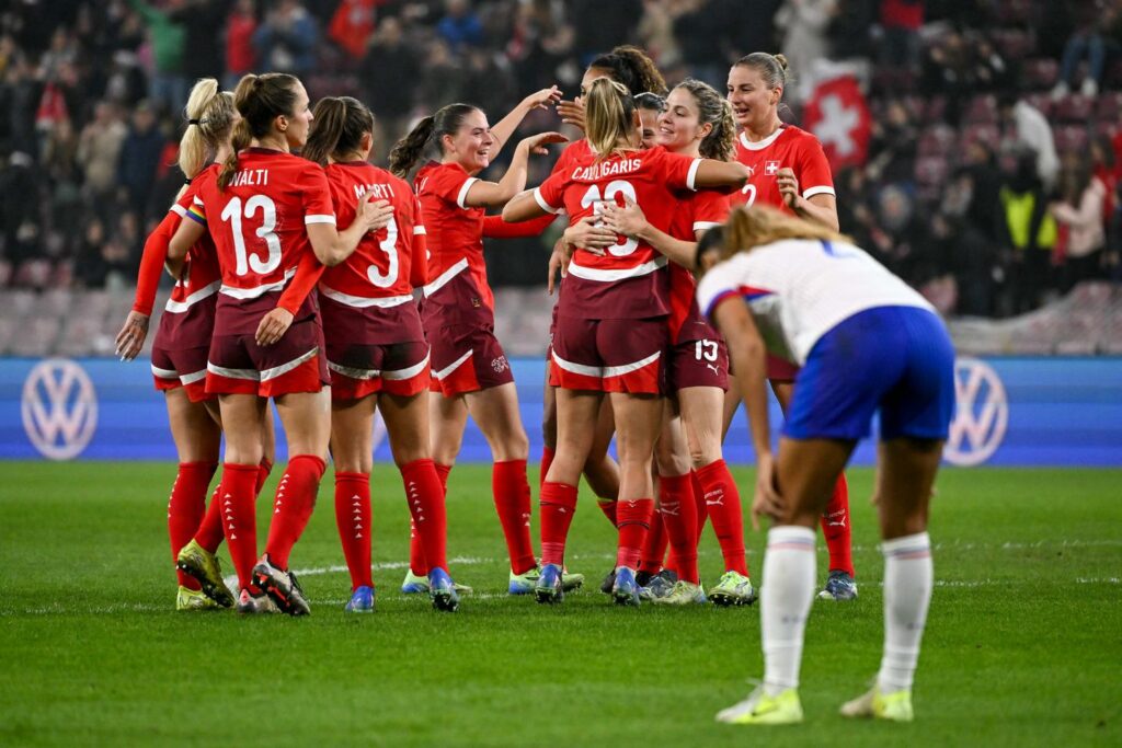 Football : décevantes, les Bleues s’inclinent en Suisse