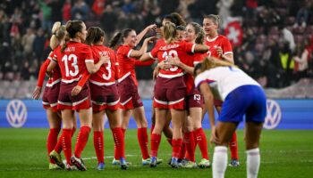 Football : décevantes, les Bleues s’inclinent en Suisse