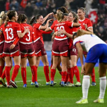 Football : décevantes, les Bleues s’inclinent en Suisse