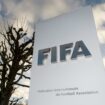 Football : la FIFA veut réexaminer les règles de transferts