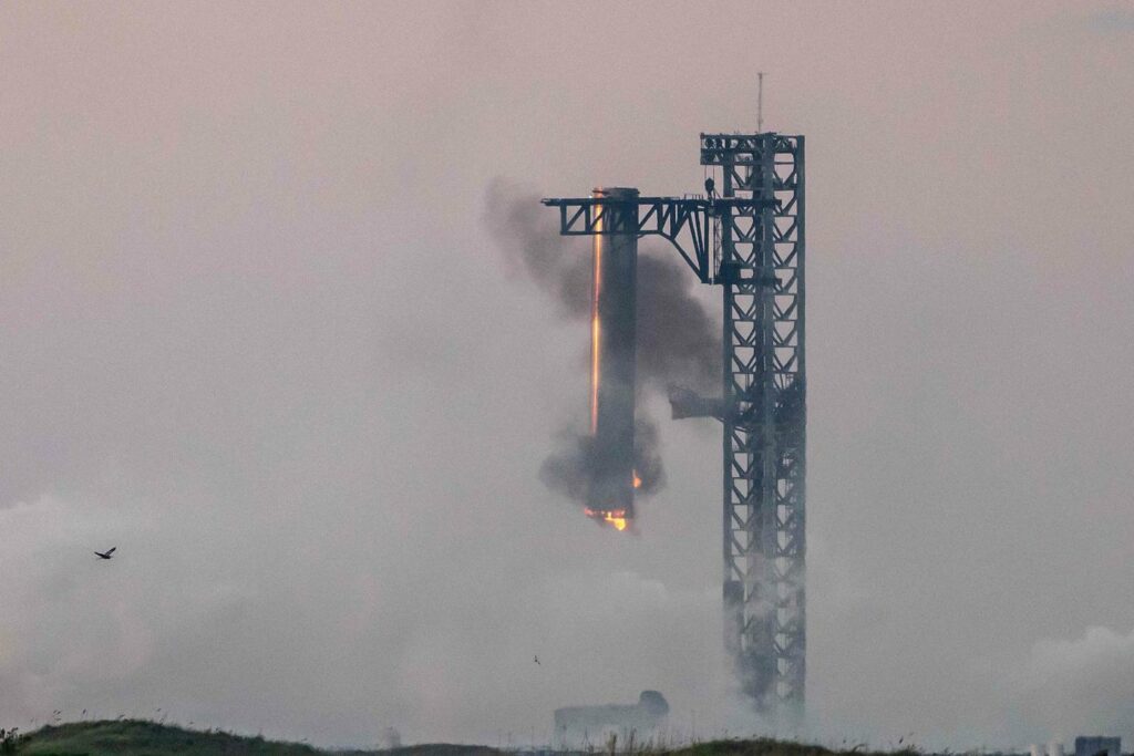 « Fort de ce nouveau “grand bond”, SpaceX creuse un peu plus le fossé avec l’Europe, la Chine et ses concurrents américains »