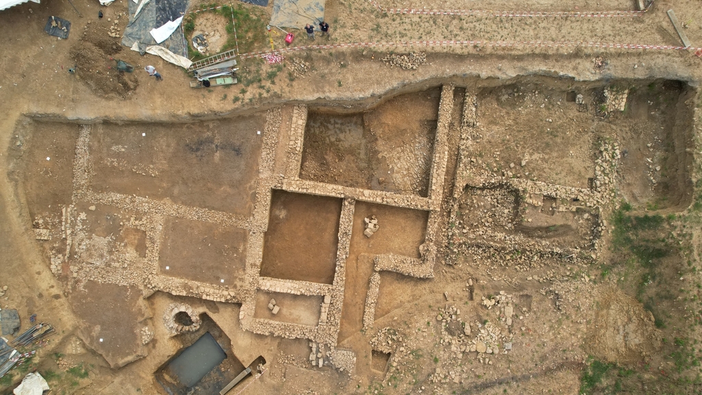 Fortifications, maisons, noyaux de cerises... : Une nouvelle découverte archéologique à Mamer