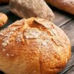 Germany: Thief steals bakery van with delivery man on board