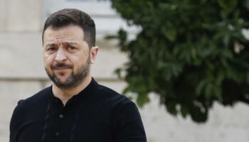 Guerre en Ukraine : Zelensky sous pression sur le front militaire et diplomatique