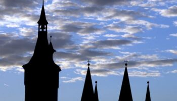 Die Silhouette von Würzburg, Ort des Katholikentages 2026 (Archivbild). Foto: Karl-Josef Hildenbrand/dpa