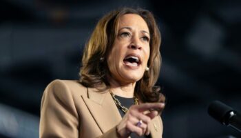 "Il est inapte à exercer ce mandat": Harris accuse Trump de dissimulation sur son bilan médical