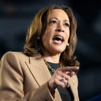 "Il est inapte à exercer ce mandat": Harris accuse Trump de dissimulation sur son bilan médical