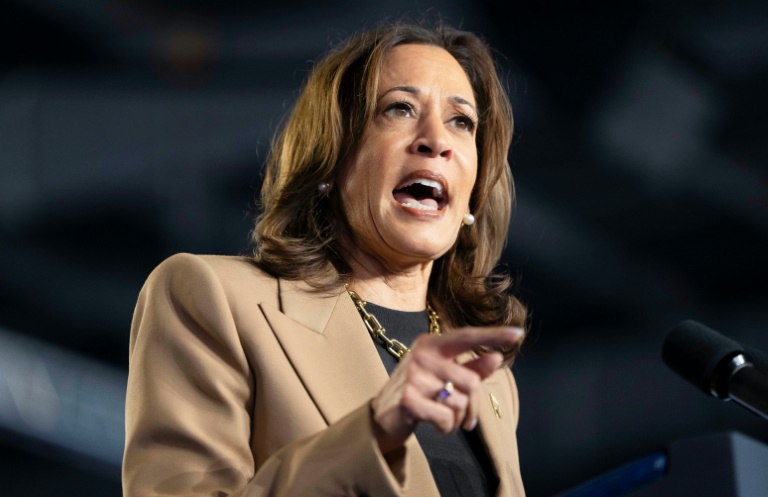 "Il est inapte à exercer ce mandat": Harris accuse Trump de dissimulation sur son bilan médical