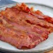 'I'm a chef and this is the best way to cook crispiest ever bacon - using no oil'