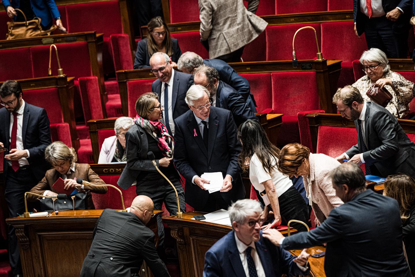 Immigration, assurance-chômage, budget : Michel Barnier confronté à la cacophonie de son « socle commun » à l’Assemblée… et au gouvernement