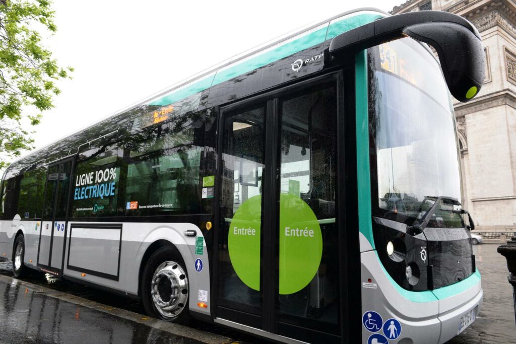 Incendies de bus électriques à Paris en 2022 : un défaut des batteries en cause