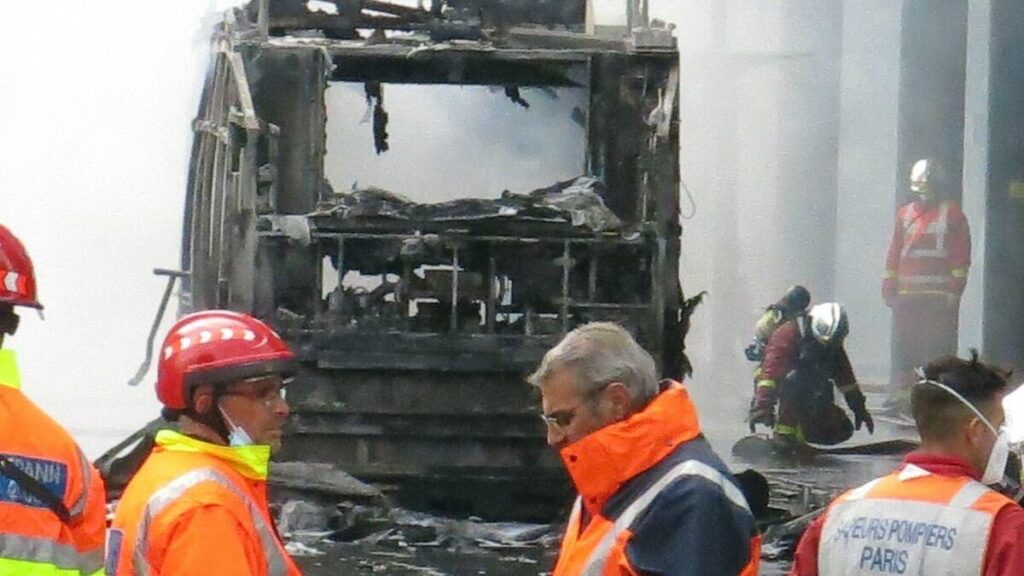 Incendies de bus électriques à Paris : un rapport met en évidence un défaut des batteries