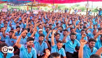 India: Police detain 600 striking Samsung workers at protest