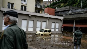 Inondations : une femme se tue en tombant dans un trou formé par les crues en Ardèche