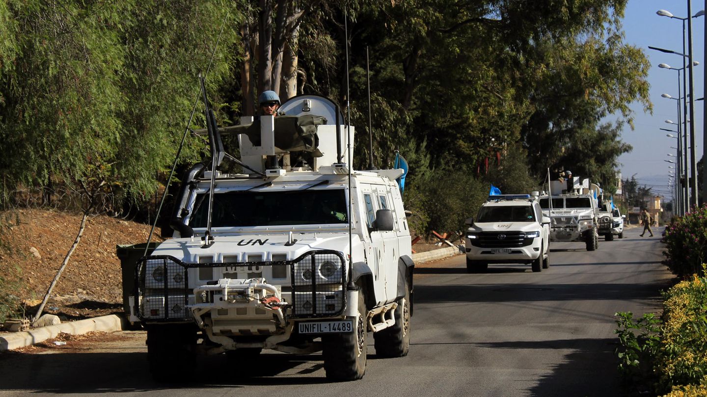 Israelischer Einsatz im Libanon: Israels Angriff auf Blauhelme: UN-Chef spricht von "möglichem Kriegsverbrechen"