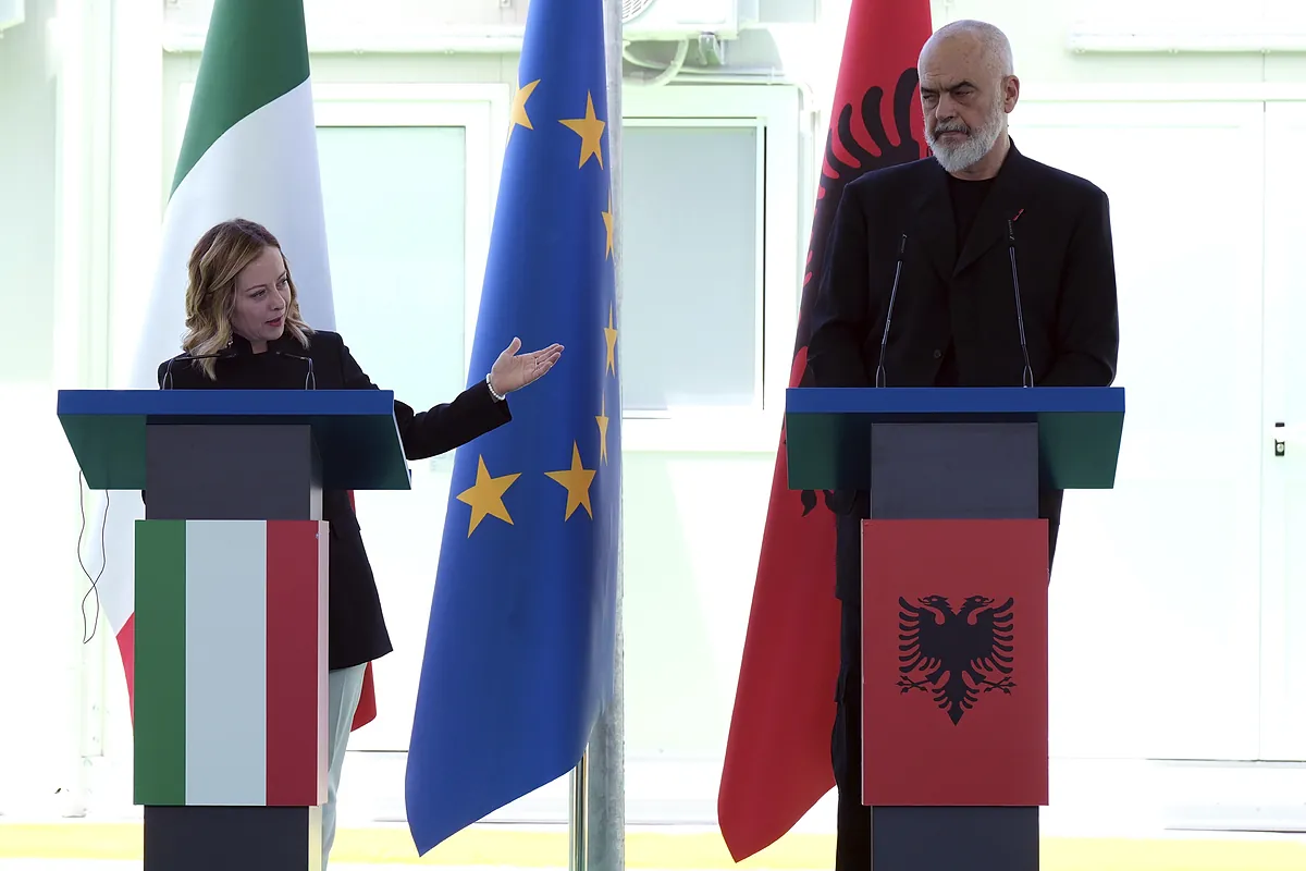 Italia estrena su plan de repatriaciones en Albania