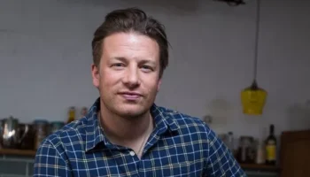 Jamie Oliver's 'ultimate comfort food' butter chicken recipe couldn't be easier to make